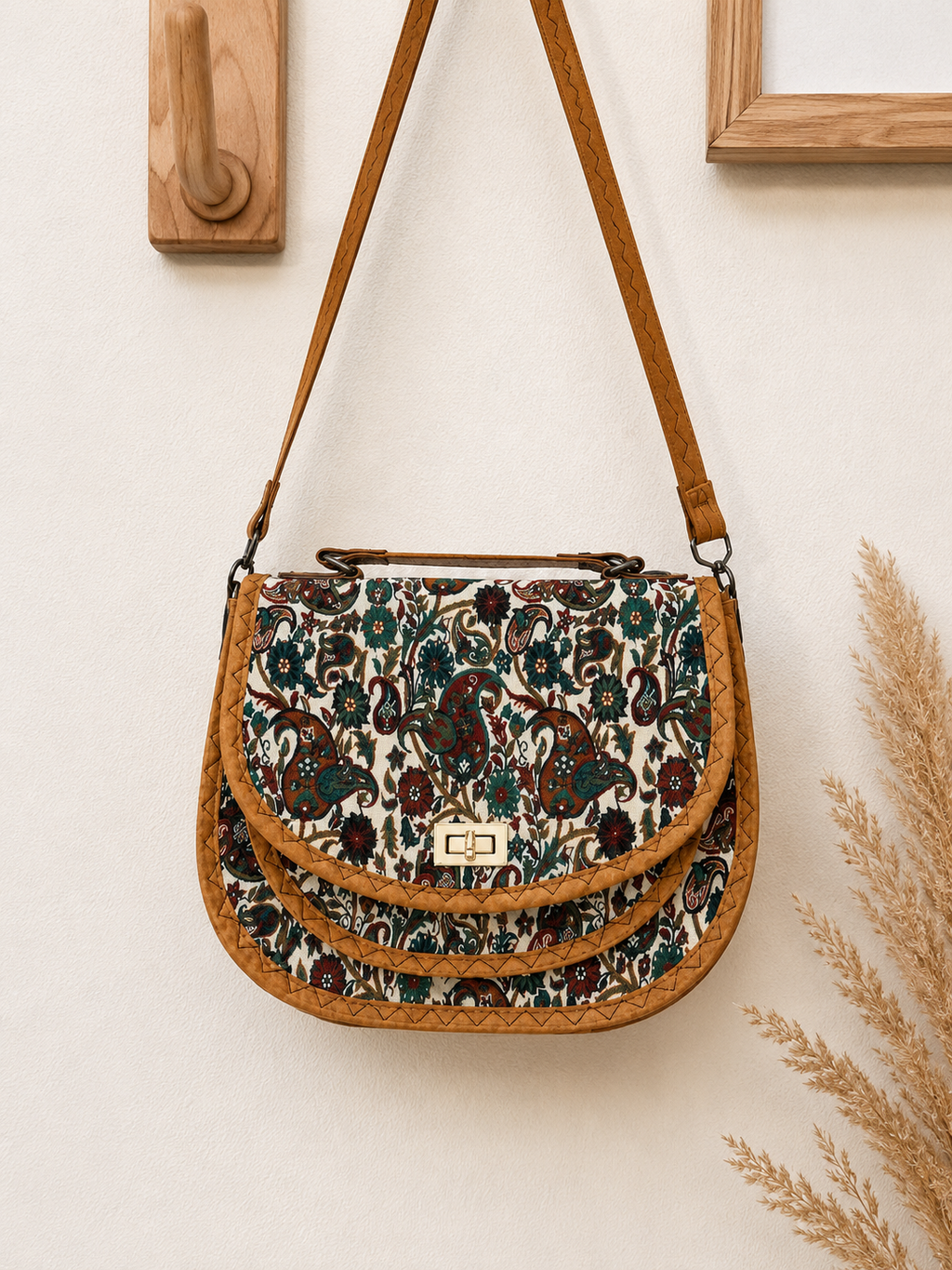 Terme Kumaş Kilim Desenli Kadın Çapraz Askılı Omuz Çantası 3 Bölmeli