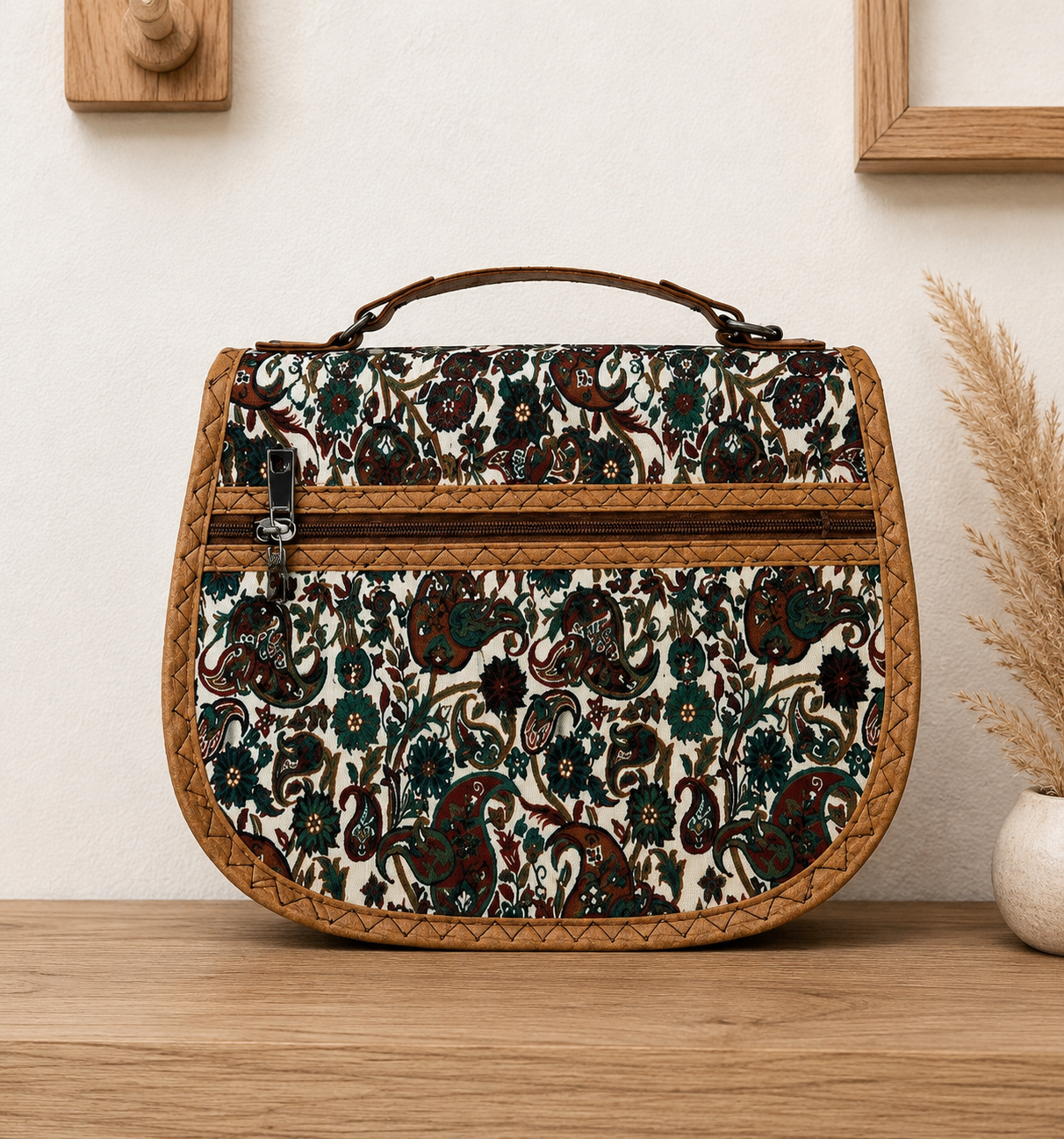 Terme Kumaş Kilim Desenli Kadın Çapraz Askılı Omuz Çantası 3 Bölmeli